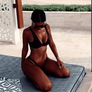 BellaLatina25