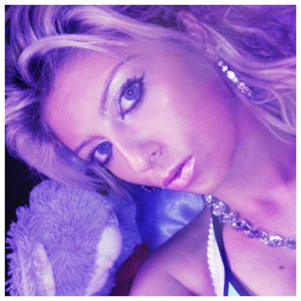 Pretty Girls - null