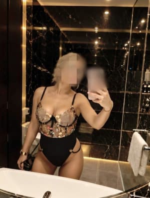 SEXY DEUTSCHE BLONDINE MIA 🔥