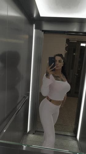 Additional image Kira in Berlin