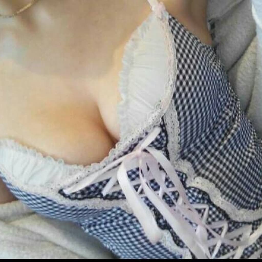 Additional image Shirin