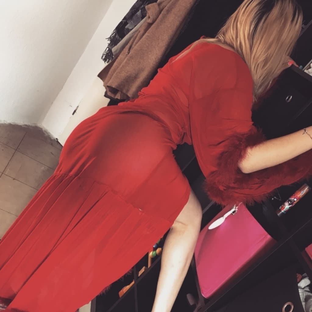 Additional image Selenababee