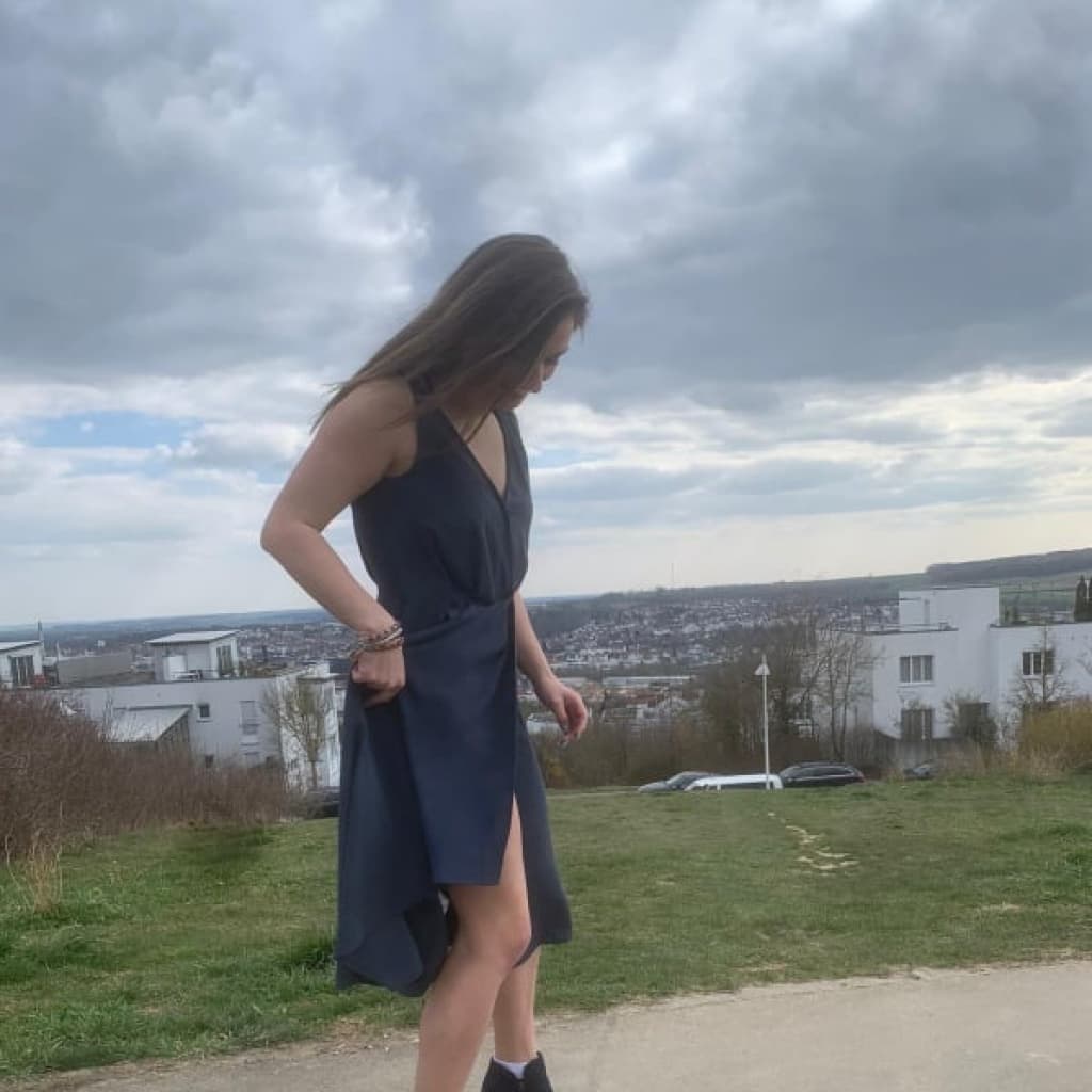 Additional image Angie