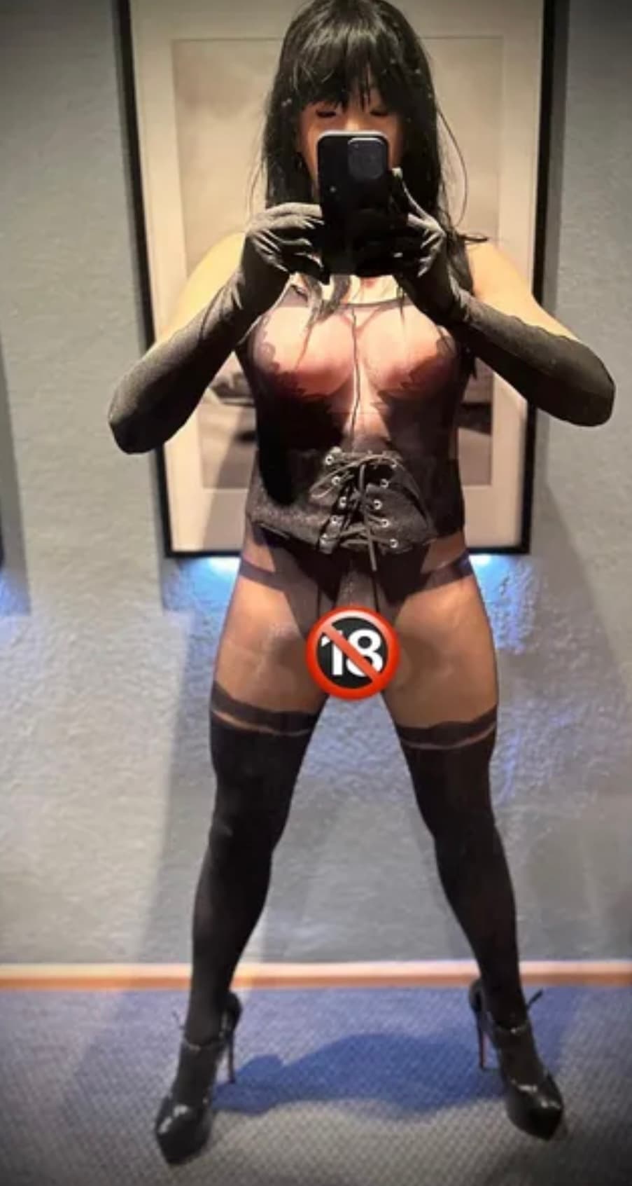 Additional image Young crossdresser
